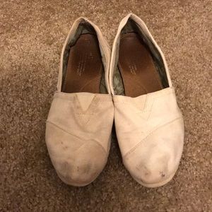 Women’s Natural Canvas Toms